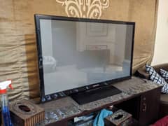 SAMSUNG 43" Plasma TV 10/10 Condition