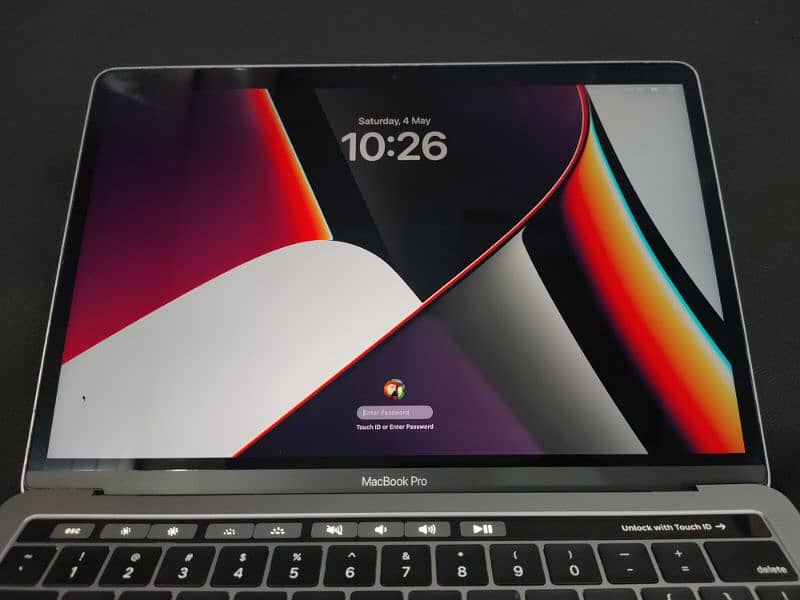 MacBook Pro 13-inch 2018 Four Thunderbolt 3 Ports 1