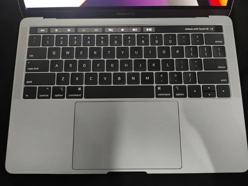 MacBook Pro 13-inch 2018 Four Thunderbolt 3 Ports 2
