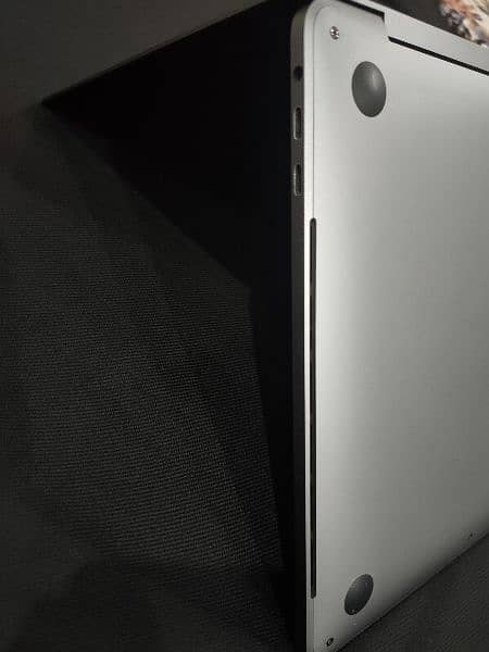 MacBook Pro 13-inch 2018 Four Thunderbolt 3 Ports 3