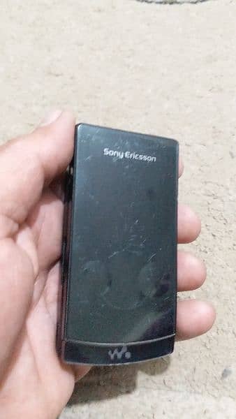 Sony Ericsson W980 12