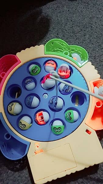 Fishing Game with Rotating Board & Music 15 Fishes 2