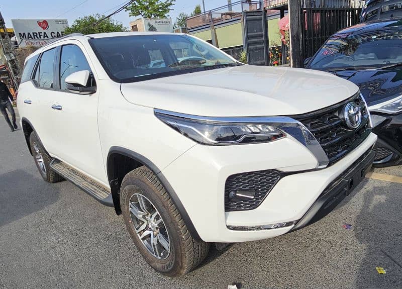 New Invoiced Toyota Fortuner G petrol 2023 un used 1