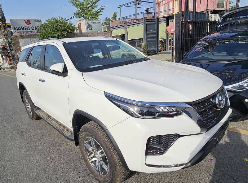 New Invoiced Toyota Fortuner G petrol 2023 un used 3