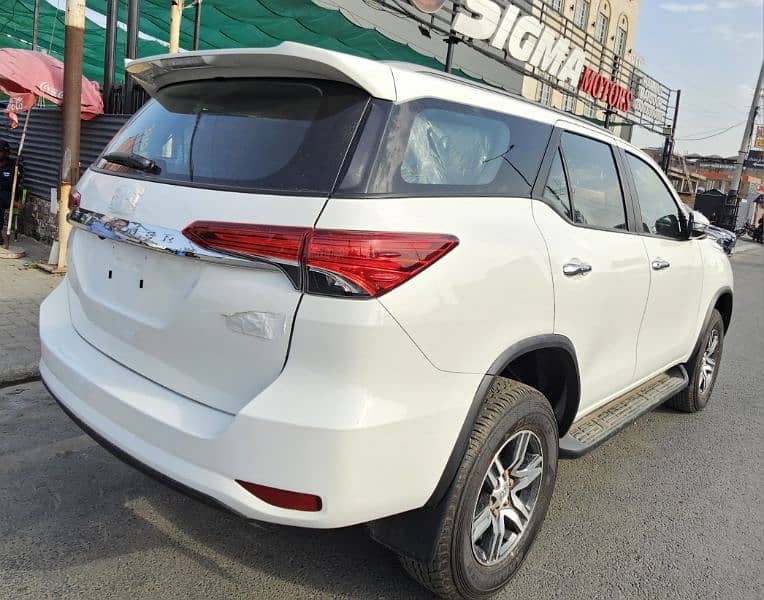 New Invoiced Toyota Fortuner G petrol 2023 un used 11