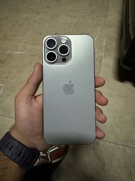 iPhone 15 Pro Max 0