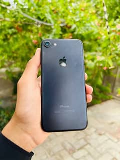 iPhone 7 PTA Aproved 32GB 0