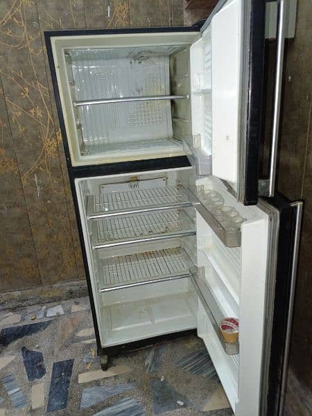 dawlance black color fridge for sale 1