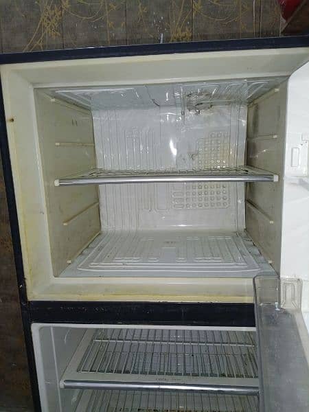 dawlance black color fridge for sale 3