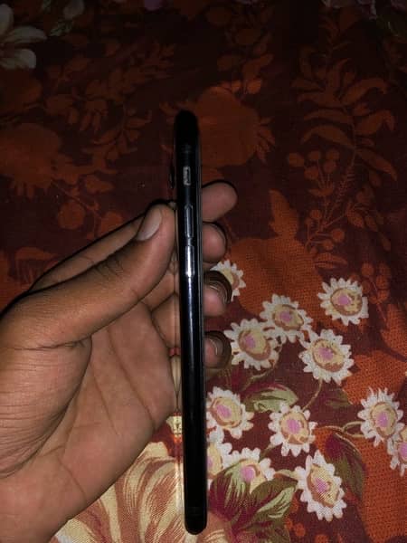 iphone 7 pta approved 128 gb fingr sensor work ni krta buton work krta 3