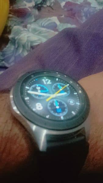 Samsung watch gear s4 with charger 0