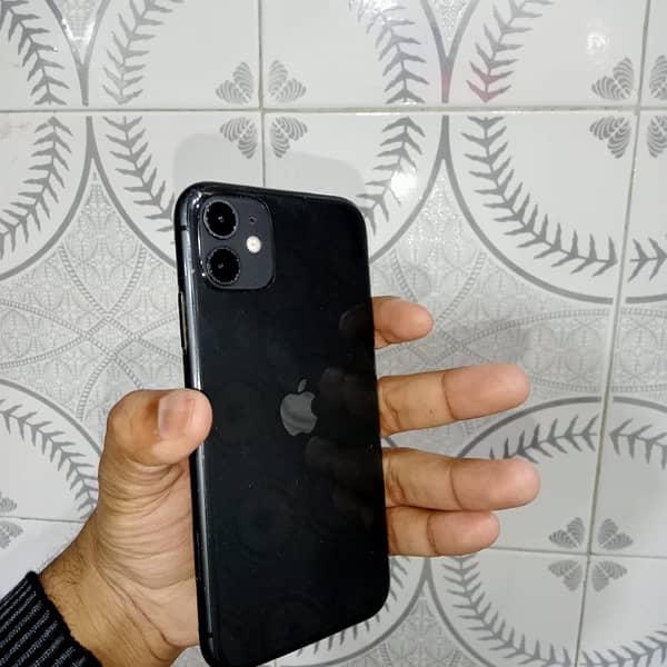 I phone 11 urgent sale water pack jv 64gb sim non active 86 Bh 1