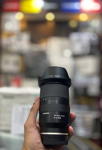 Tamron 28-75mm f/2.8 Di III RXD lesn for Sony Mirrorless (Imported) 1