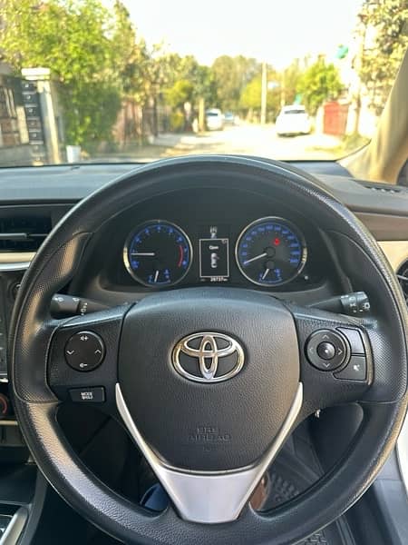 Toyota Corolla Altis X Automatic 1.6 7