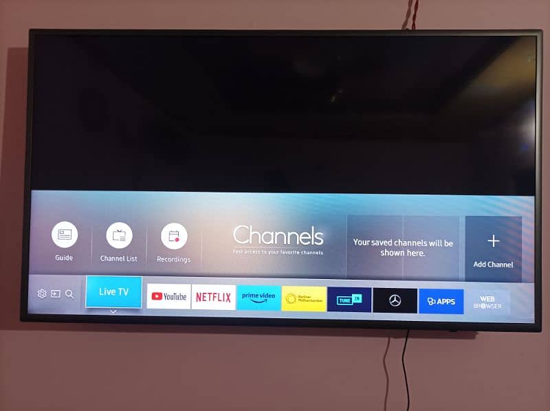 Samsung full HD 6 series 49inch smart tv like a new with box 5