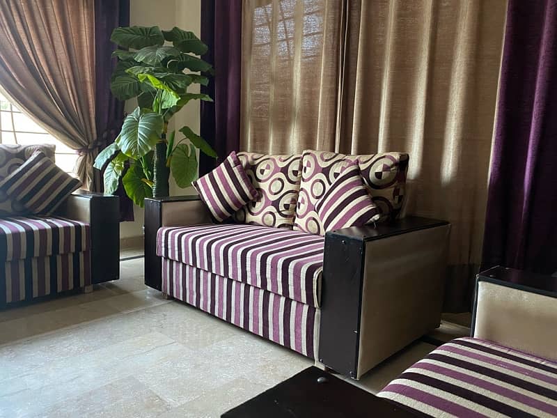 Elegant looking sofa set style. 3