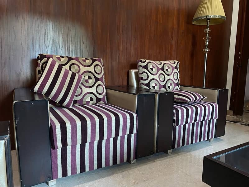 Elegant looking sofa set style. 5