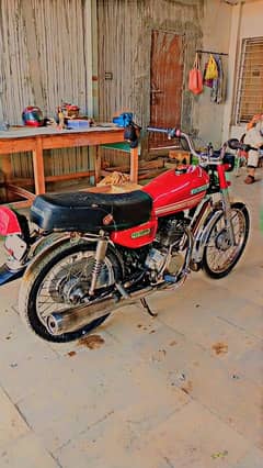 Honda 125/ 1982 model jenune bike/03102136113