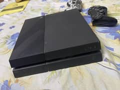 PS4 fat 500 GB with two original controllers