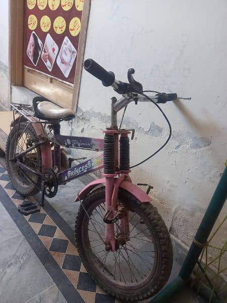 Bicycle for kids in working condition for sale 7 sy 10 yrs k lye 1