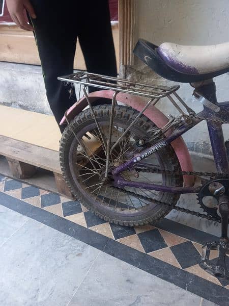 Bicycle for kids in working condition for sale 7 sy 10 yrs k lye 2