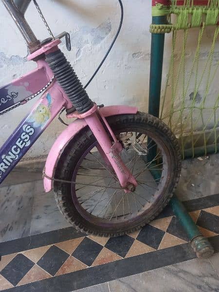 Bicycle for kids in working condition for sale 7 sy 10 yrs k lye 3
