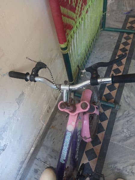 Bicycle for kids in working condition for sale 7 sy 10 yrs k lye 4