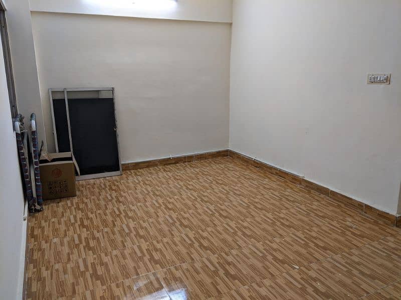 3 Bed DD Flat For Sale 0