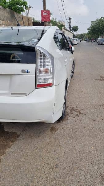Prius 2011 model 2015 reg only 2 piece touch up 4