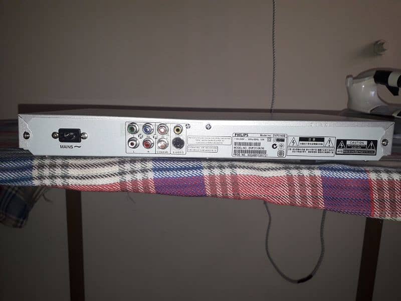 PHILIPS DVD PLAYER DIVX DVP 5140 B WITH USB OPTION AND KARAOKEDD 2