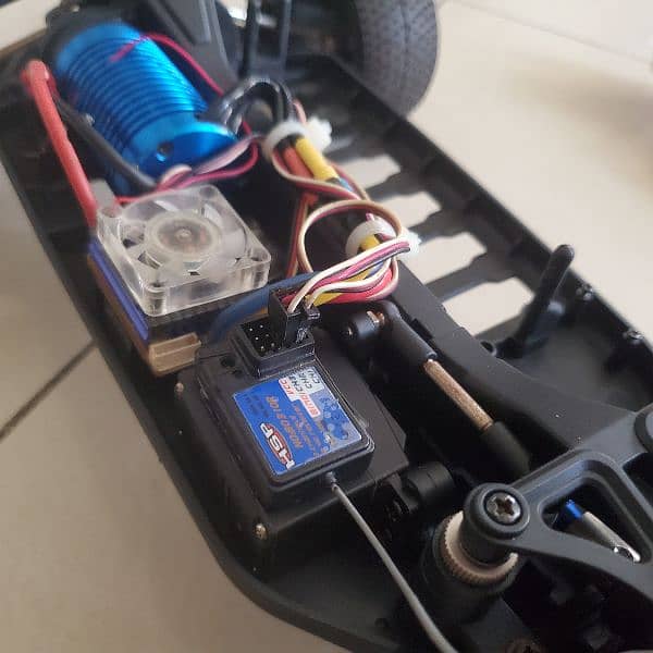 1/10 Scale Brushless Rc Buggy Chassis with Gt3 transmitter 3