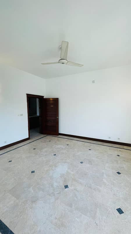 Beautiful Ground portion for rent 5