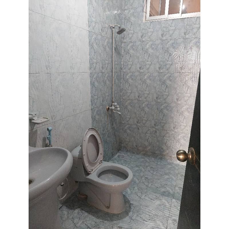 Ground Floor Portion Separate 2 Bed Rooms 3 Washroom Near Aohs Dohs National Stadium 4