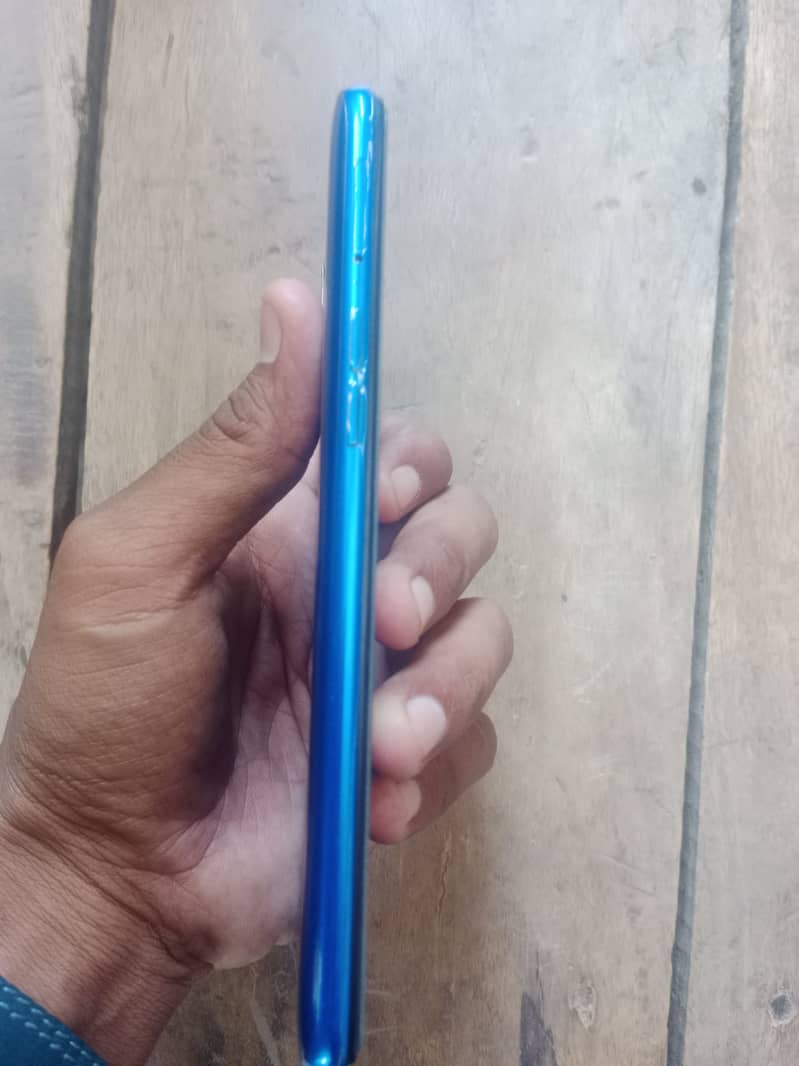 realme 5 4/64 10/10 for sale all accessories available 1