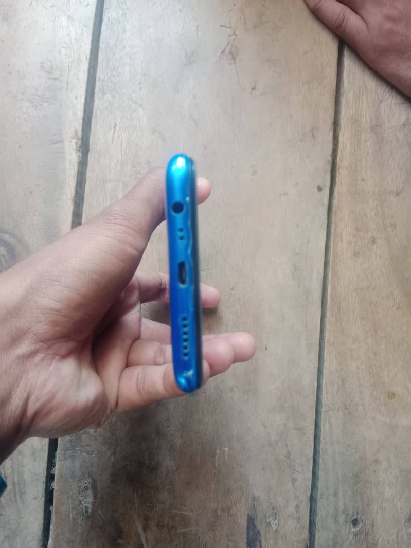 realme 5 4/64 10/10 for sale all accessories available 3