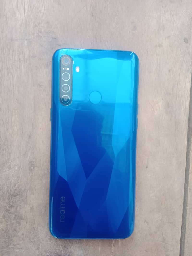 realme 5 4/64 10/10 for sale all accessories available 7