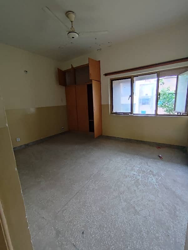 Housing Foundation D Type Flat available for rent in G-11 4 real pics 5