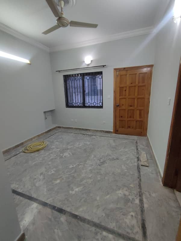 30*60 Renovated full house available for rent in g-11 real pics 2