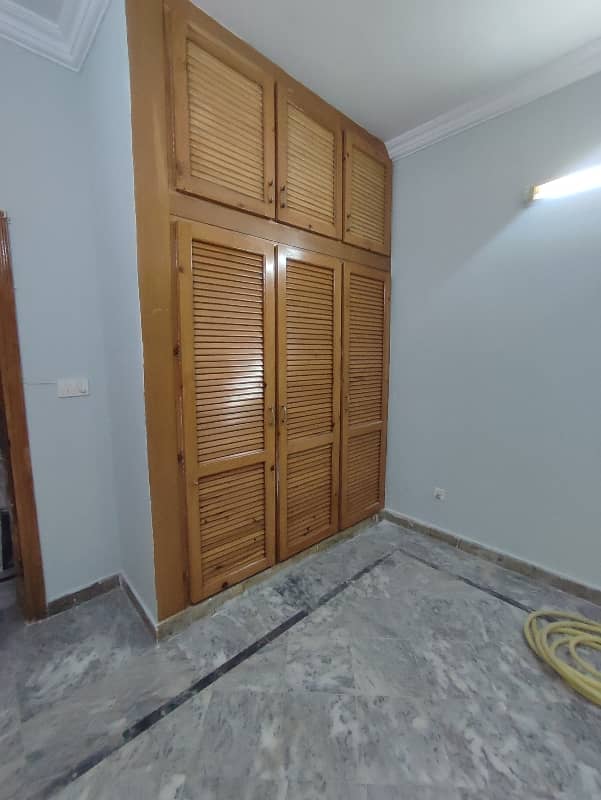 30*60 Renovated full house available for rent in g-11 real pics 4