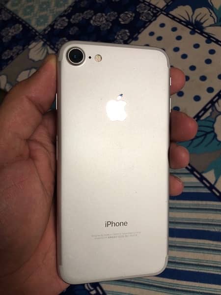 iPhone 7 bypass 32 GB waterproof 75 battery health condition 10/10 0