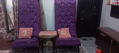 I'm selling velvet long sofa chairs& table