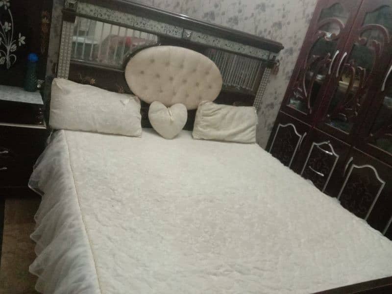 bed set for sale contact on 03069229939 6