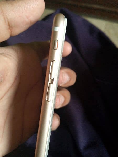 iphone 6s fresh condition 10 by 9 128gp and non pta. 4