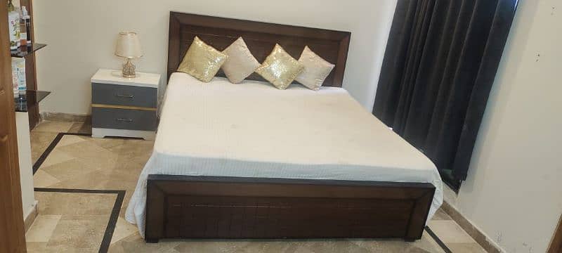 King Size Bed With Spring Mattress Dressing Table 1