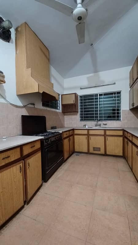 1kanal full furnished house for rent for short and long time 33