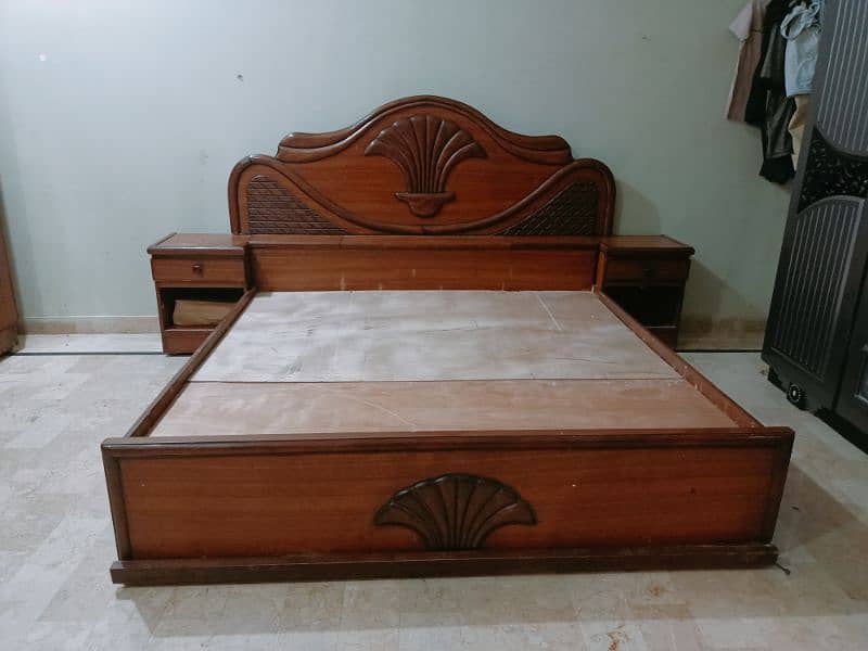 Need to sell urgently - Bed Divider and dressing 0