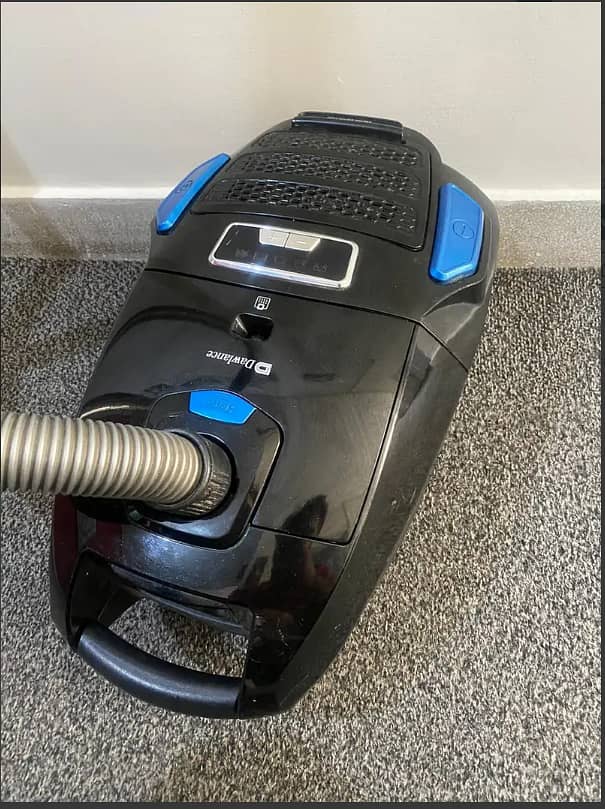 Dawlance Vacuum Cleaner(Model: DWVC 6724) 0