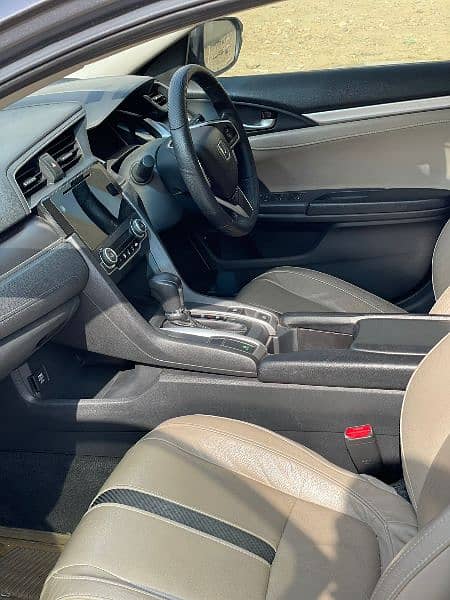 Honda Civic X i-vtec Oriel 2018 UG 10
