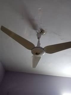 4 fans available for sell 3500 each