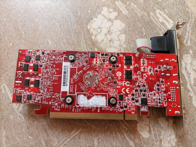 amd Radeon 7700 2 gb DDR5 128 bit 2